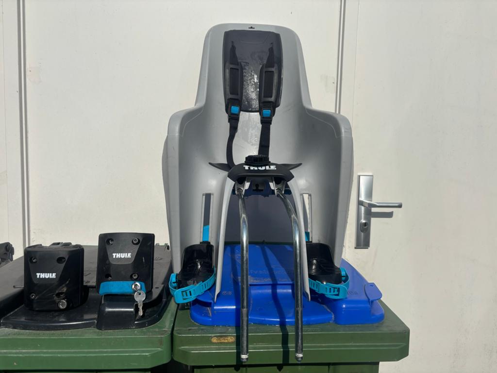 Thule Yepp Maxi Achterzitje - compleet met 2 adapters, slot, Ophalen, Achterzitje, Voetsteuntjes, 9 t/m 18 kg