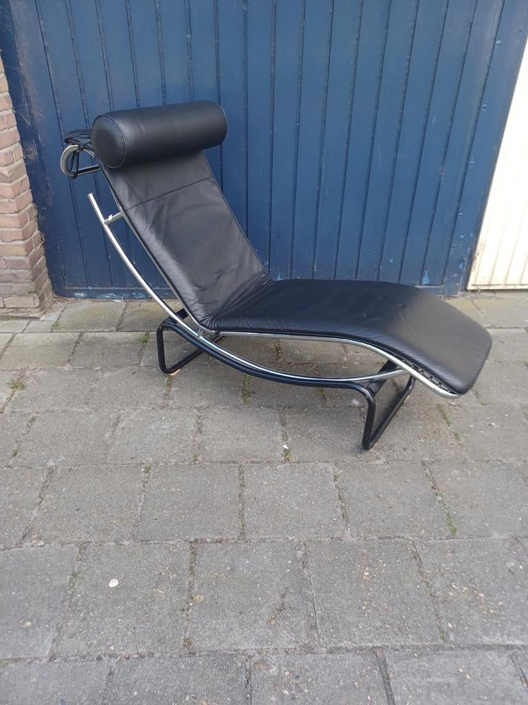 Le Corbusier Cassina LC4 replica., Ophalen