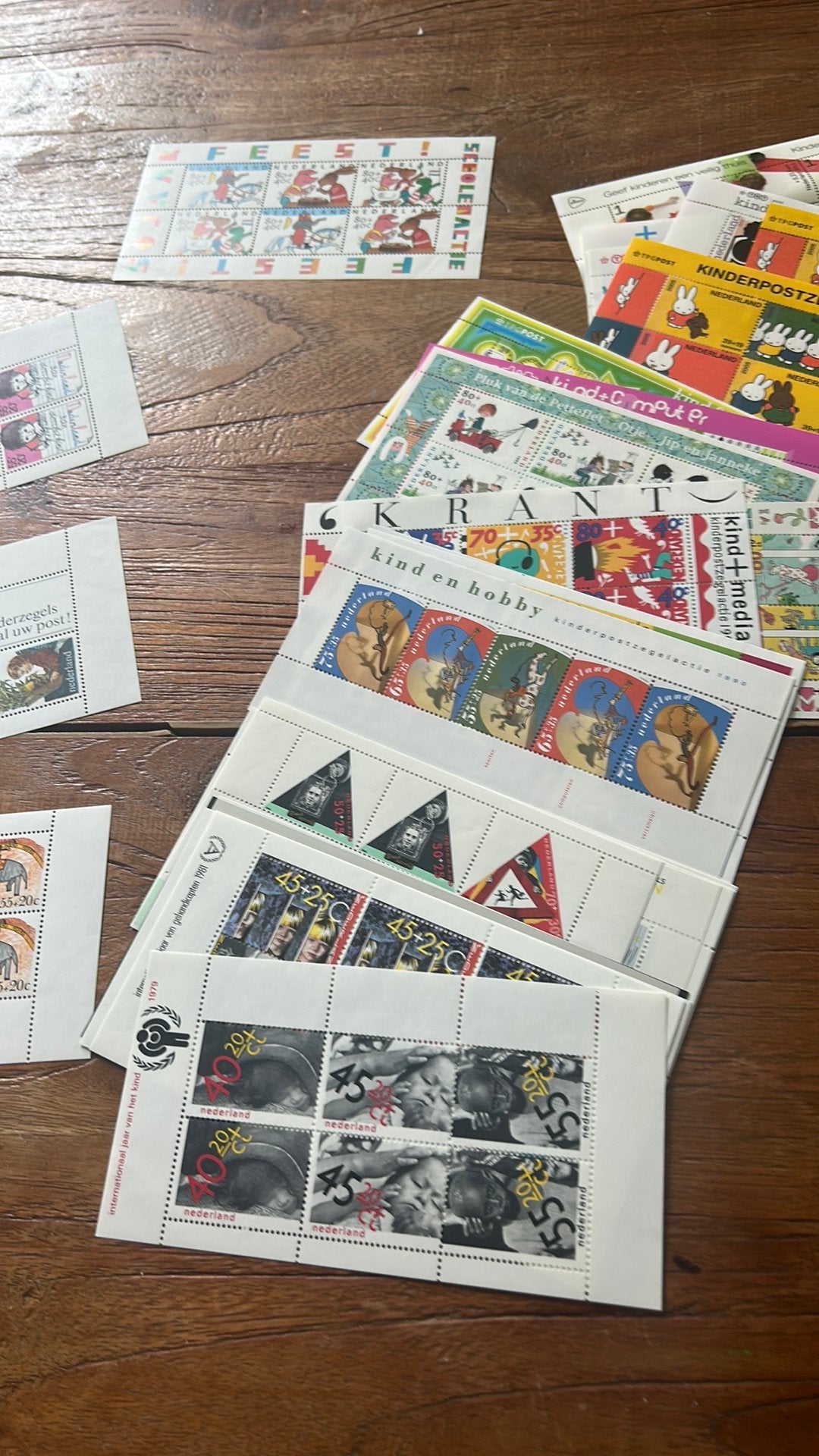 Kinderpostzegels collectie 1976-2011 (bijna compleet), Ophalen, Na 1940, Postfris