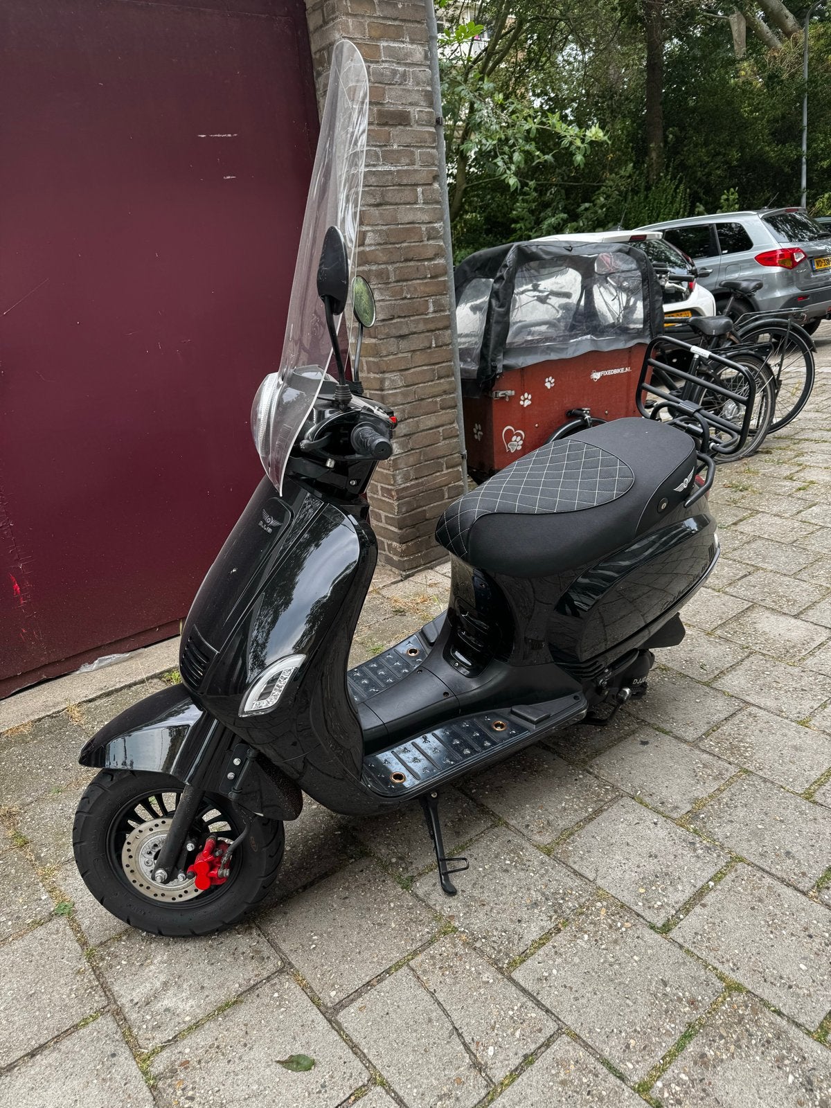 DJJD Cashmere Scooter Zwart - Inclusief windscherm en rekje, Fietsen en Brommers, Gebruikt, Benzine, Ophalen, Overige merken