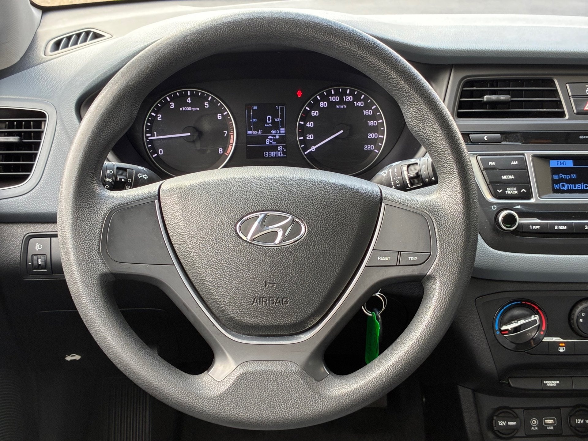 Hyundai I20 1.2 LP i-Drive|Nieuwe APK|Elektrische Ramen|Trek, Auto's, Euro 6, 4 cilinders, Wit, Bedrijf