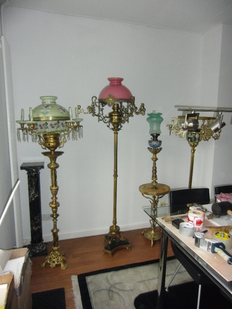 staande bronzen olielamp, Ophalen