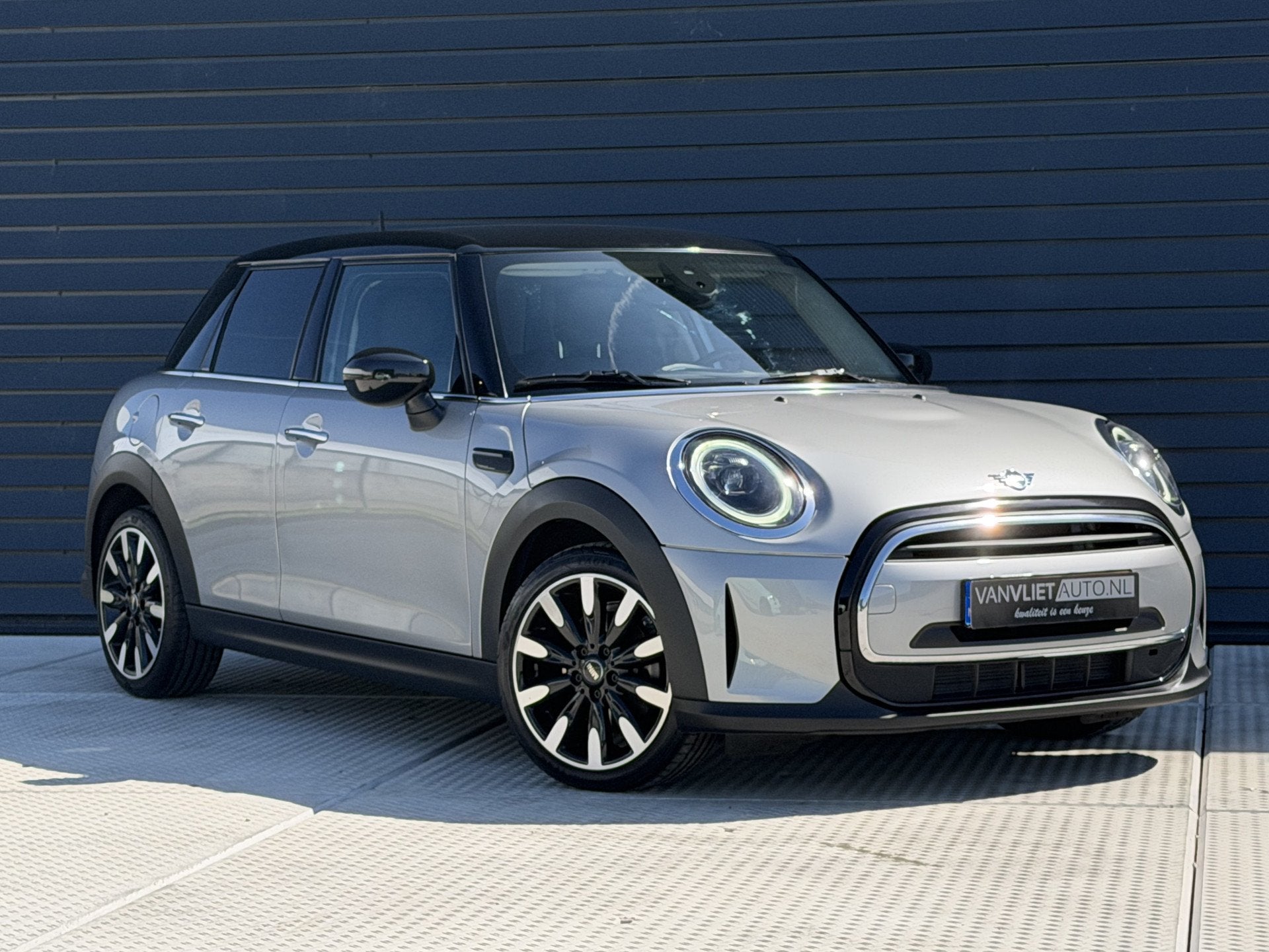 MINI Cooper Mini 1.5 136 PK Camden Plus Edition Automaat / C, 136 pk, Gebruikt, Euro 6, Met garantie (alle)