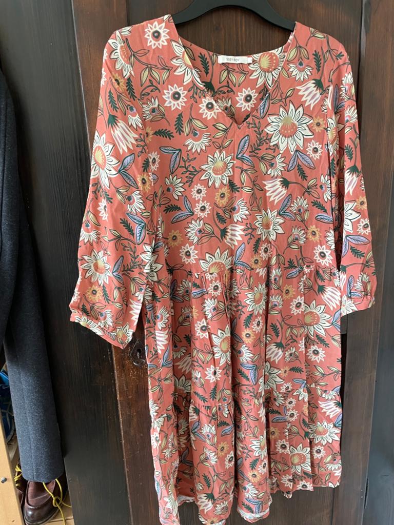 Oud roze soepelvallend jurkje met bloemmotief v Sissy Boy S, Ophalen of Verzenden, Zo goed als nieuw, Roze, Maat 36 (S)