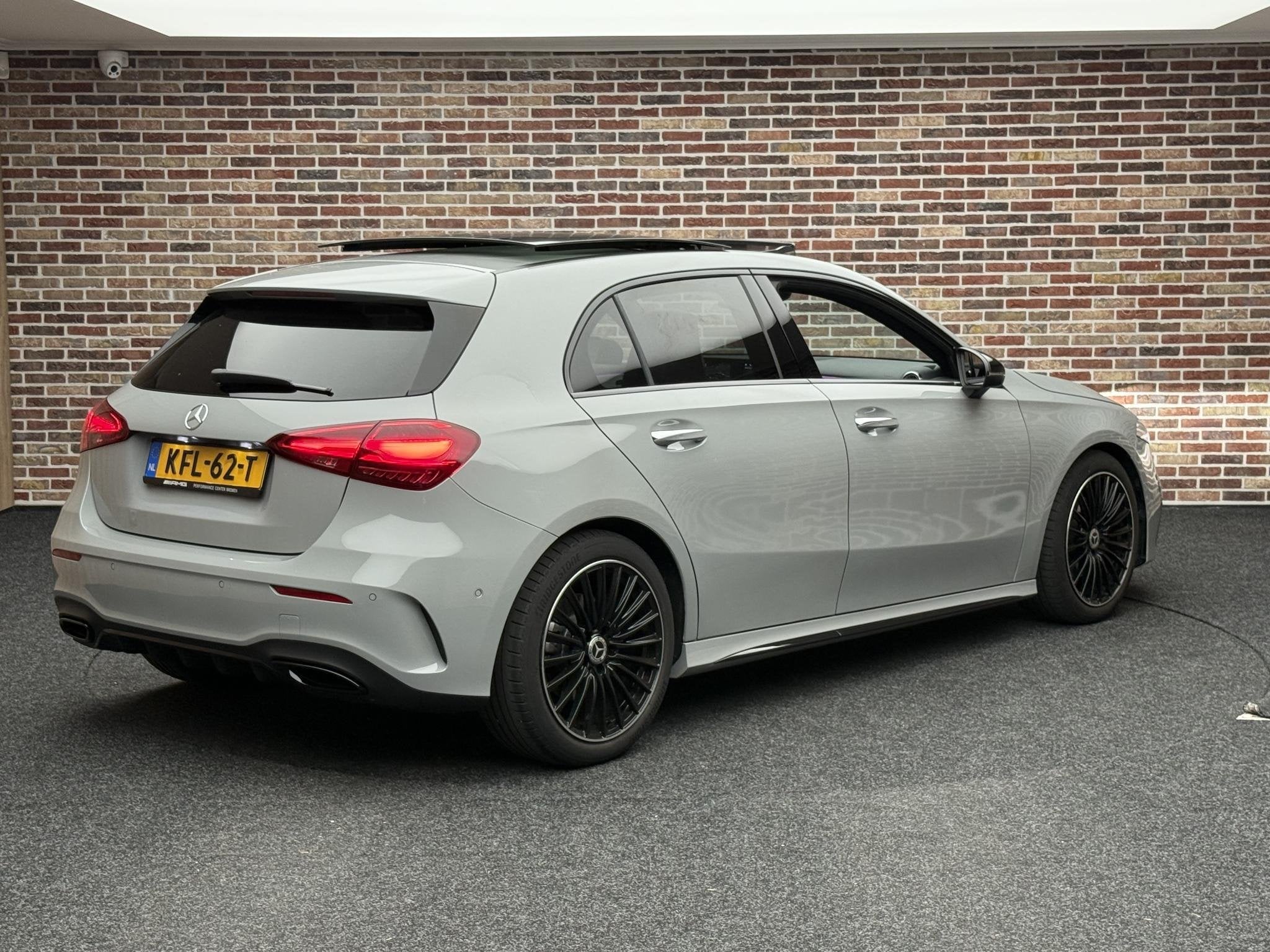 Mercedes-Benz A-klasse 200 AMG Line, Gebruikt, 4 cilinders, 163 pk, Automatische klimaatregeling
