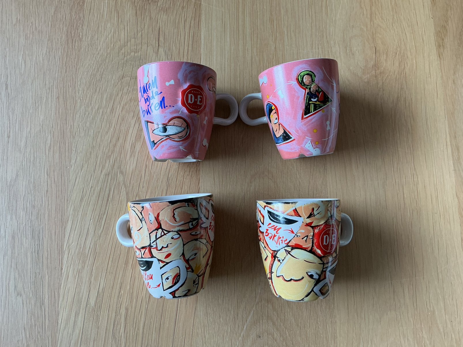 4 Douwe Egberts  “Burendag" mokken., Ophalen of Verzenden, Zo goed als nieuw, Gebruiksvoorwerp