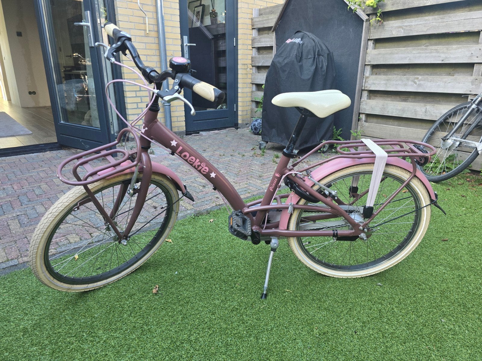 Loekie kinderfiets 22 inch - Perfect voor jonge avonturiers, Ophalen, 20 inch of meer, Gebruikt, Velgrem