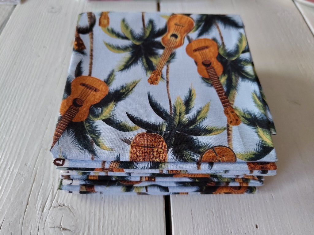 Prachtige quiltstof Hoffman - palm/palmboom/gitaar, Hobby en Vrije tijd, Stoffen en Lappen, Overige kleuren, Nieuw, Ophalen of Verzenden