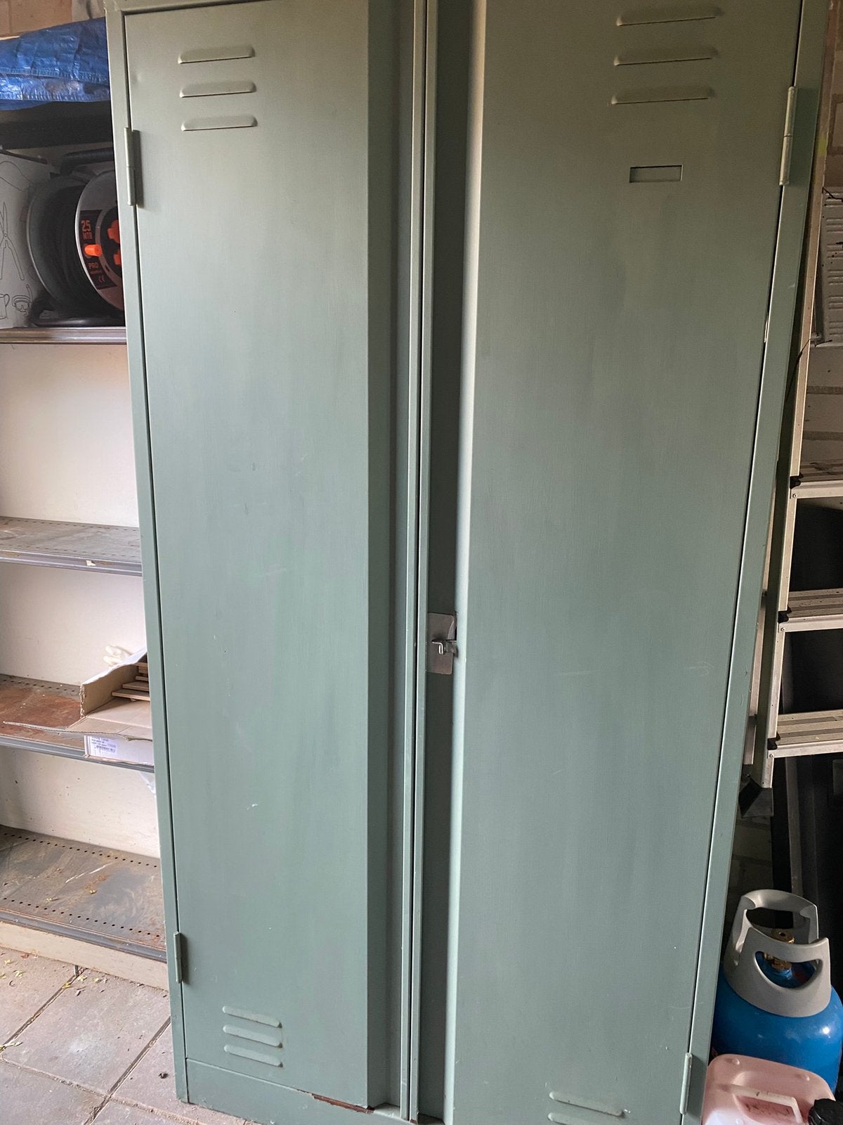 Leuke lockerkast mos groen 1m breed, 2m hoog, 55cm diep., Ophalen, Gebruikt