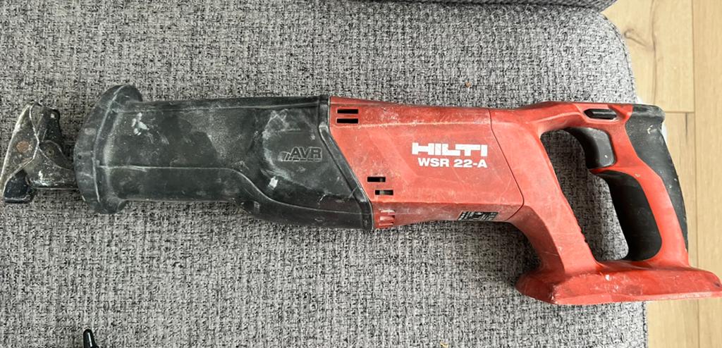 Hilti reciprozaag, Doe-het-zelf en Verbouw, Ophalen of Verzenden, 600 tot 1200 watt, Reciprozaag, 70 mm of meer