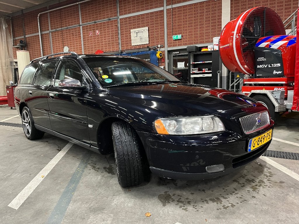Volvo V70 2.4 170PK 2005 Zwart, Voorwielaandrijving, 1800 kg, Zwart, Leder en Stof