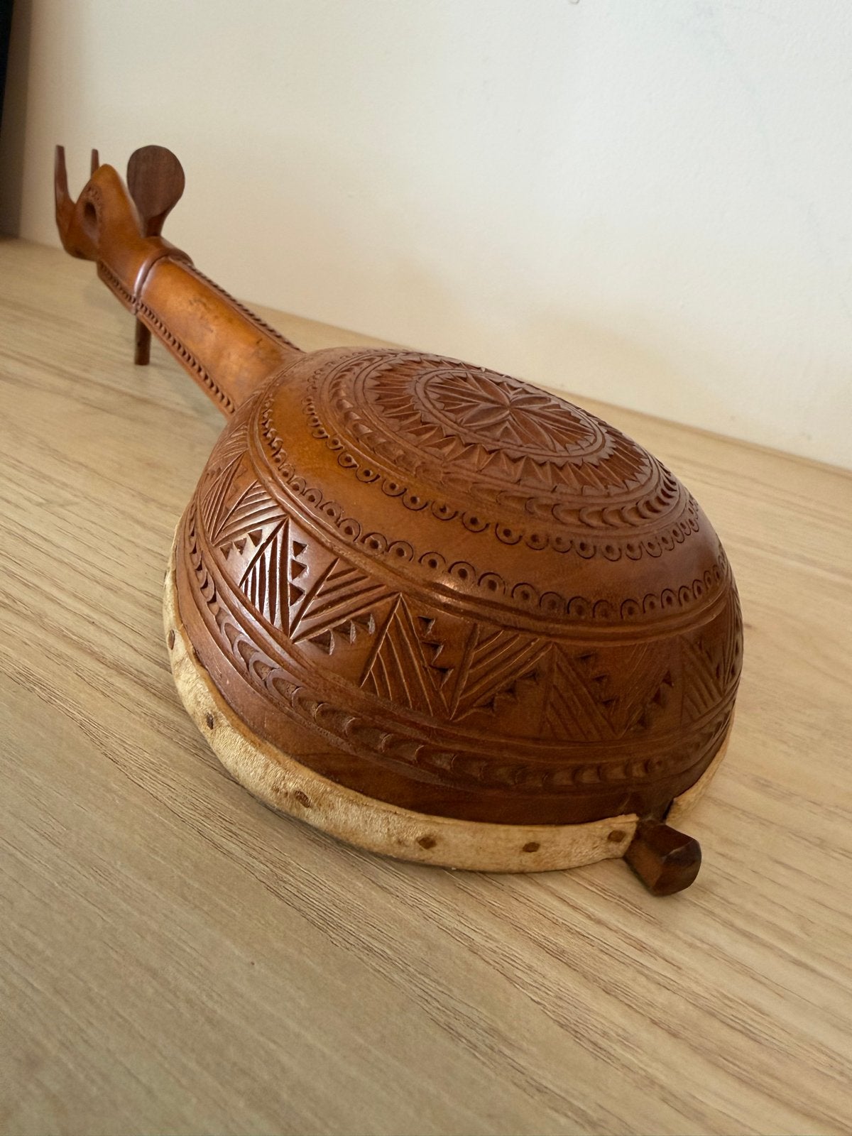 Unieke Handgesneden houten Gusle (Balkan snaarinstrument), Ophalen of Verzenden, Gebruikt, Overige typen