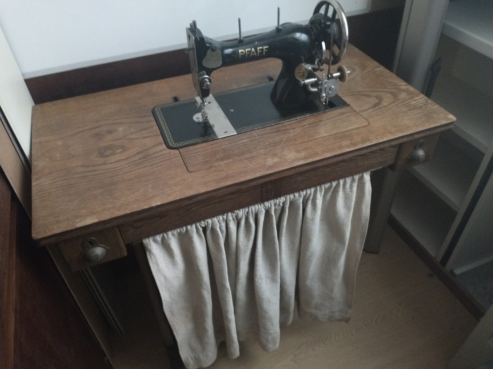 vintage pfaff trap naaimachine, Antiek en Kunst, Ophalen