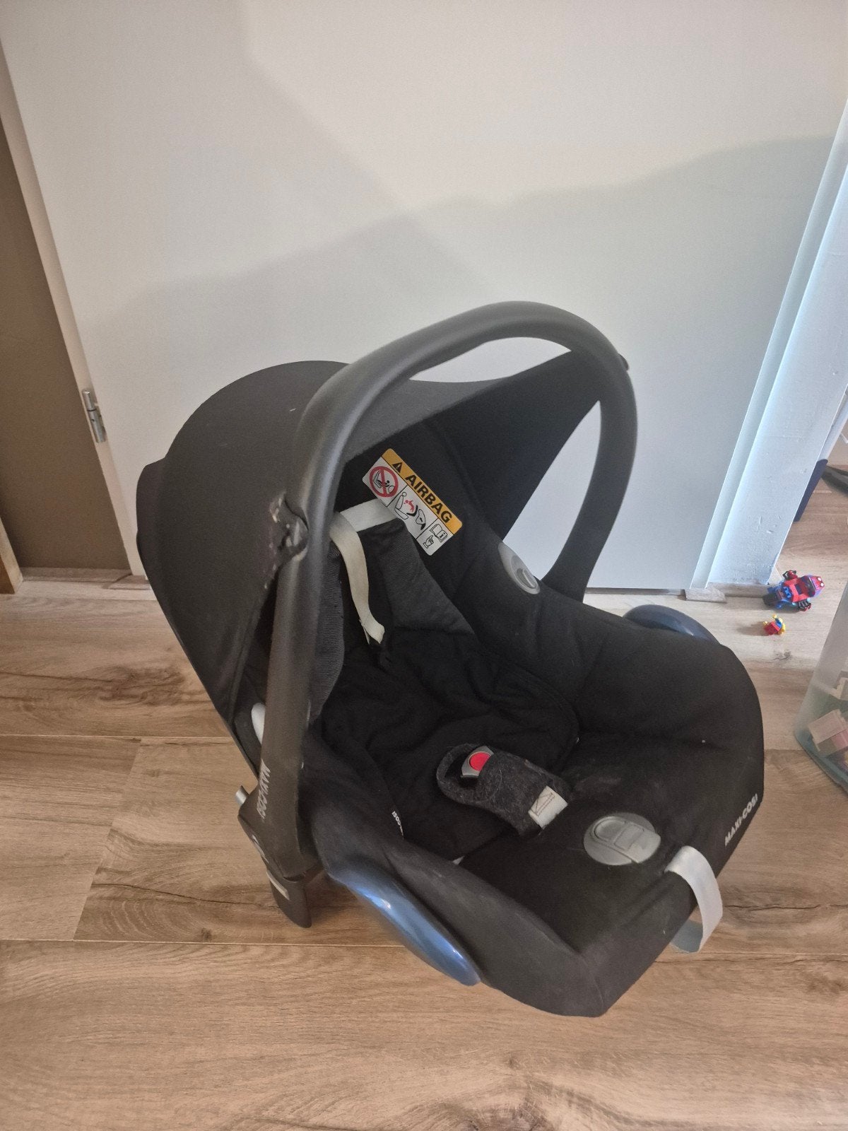 Maxi Cosi Cabrio Fix t.e.a.b. veilig (geen ongeluk) wel vies, Ophalen, Gebruikt, 9 t/m 18 kg, Isofix