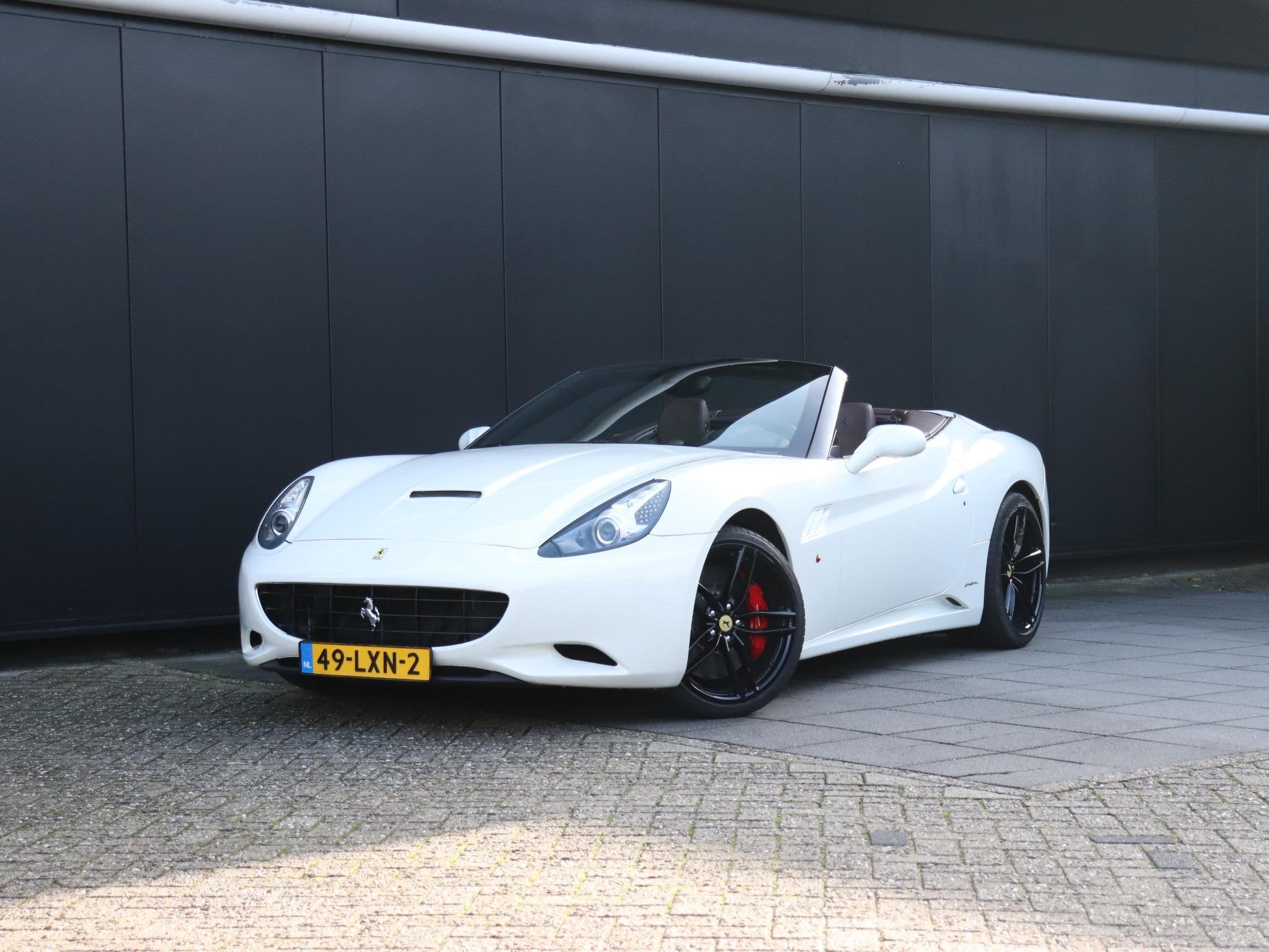 Ferrari California 4.3 V8 | NL AUTO | KERAMISCH |LEDER | MEM, Auto's, Automaat, Euro 5, Gebruikt, 8 cilinders