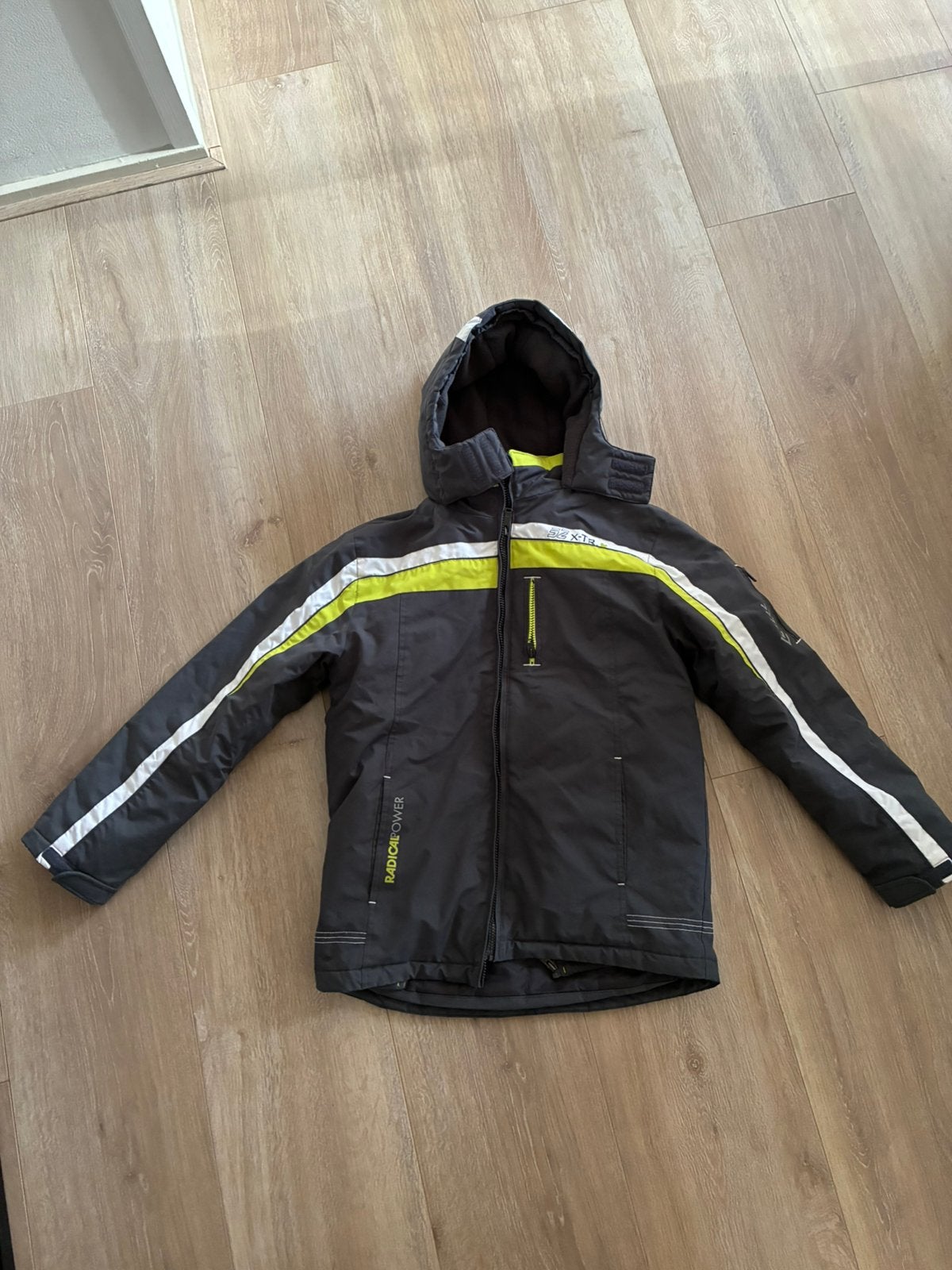 Warme winterjas voor jongens - Maat 164, Ophalen of Verzenden, Gebruikt, Jongen, Jas