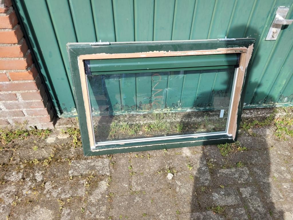 Uitzetraam met dubbel glas, Ophalen of Verzenden, Gevelraam of Ruit