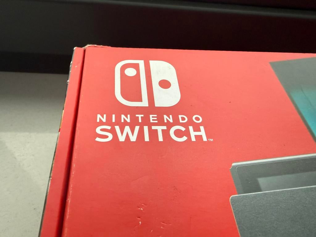 Nintendo Switch + Pokémon Shield – Compleet in doos, Ophalen of Verzenden, Zo goed als nieuw, Switch Original