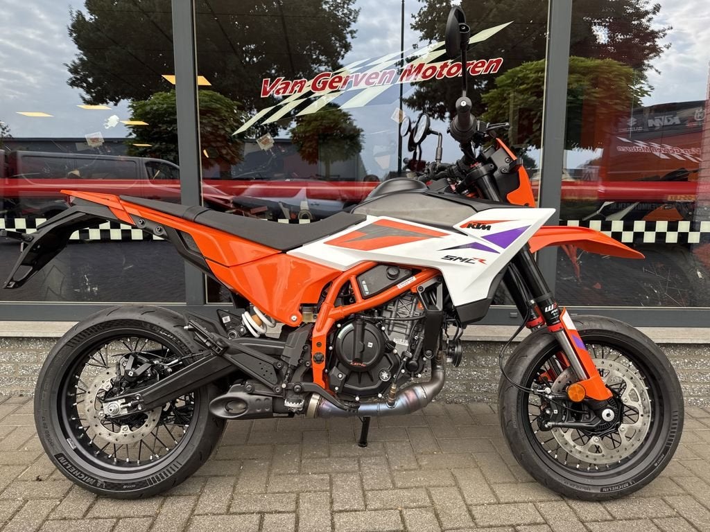 KTM 390 SMC R 2025, Motoren, Bedrijf, SuperMoto