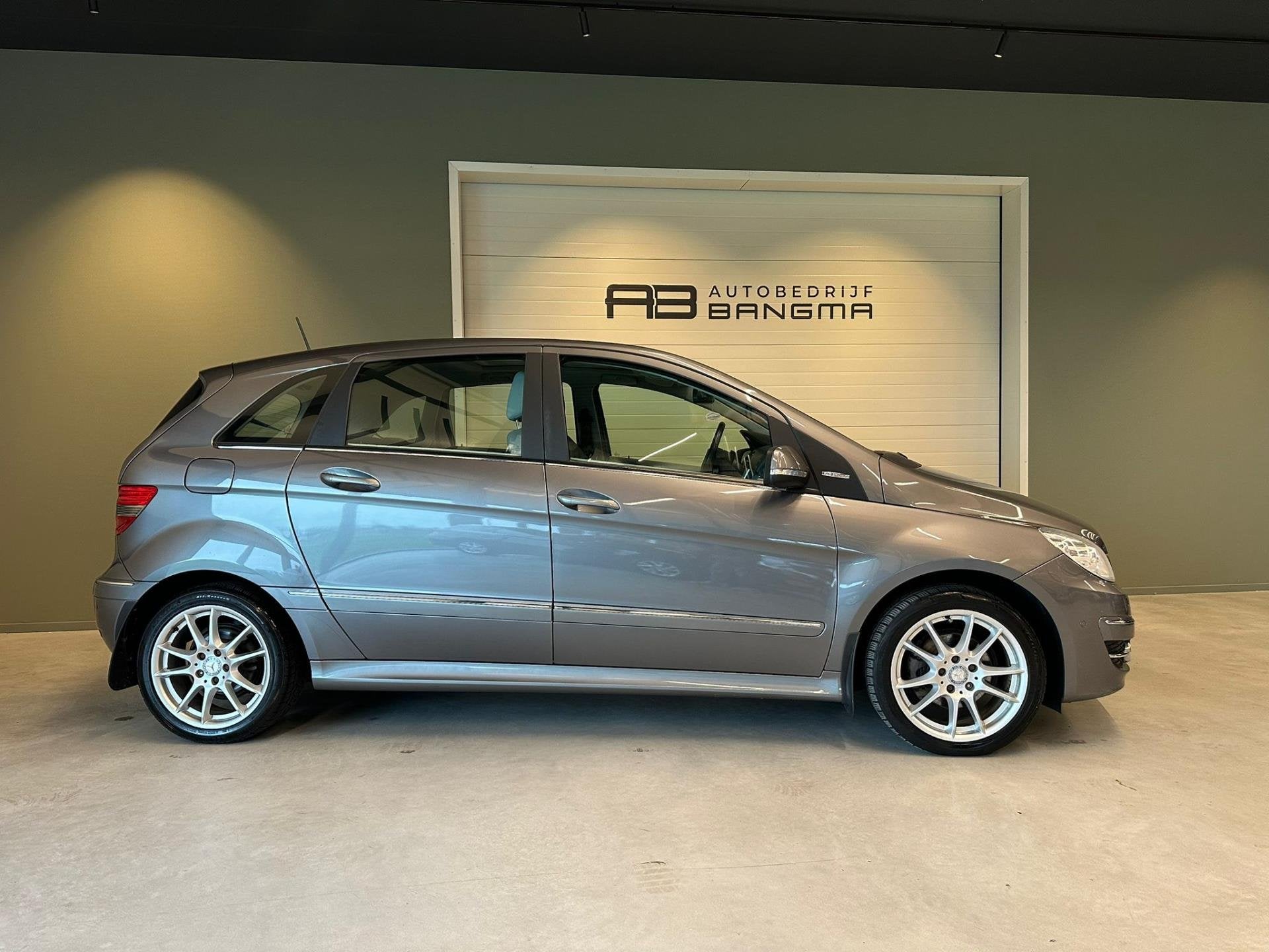 Mercedes-Benz B-klasse 180 BUSINESSCLASS|LEDEREN BEKLEDING|C, Auto's, Mercedes-Benz, Voorwielaandrijving, 15 km/l, Gebruikt, 4 cilinders