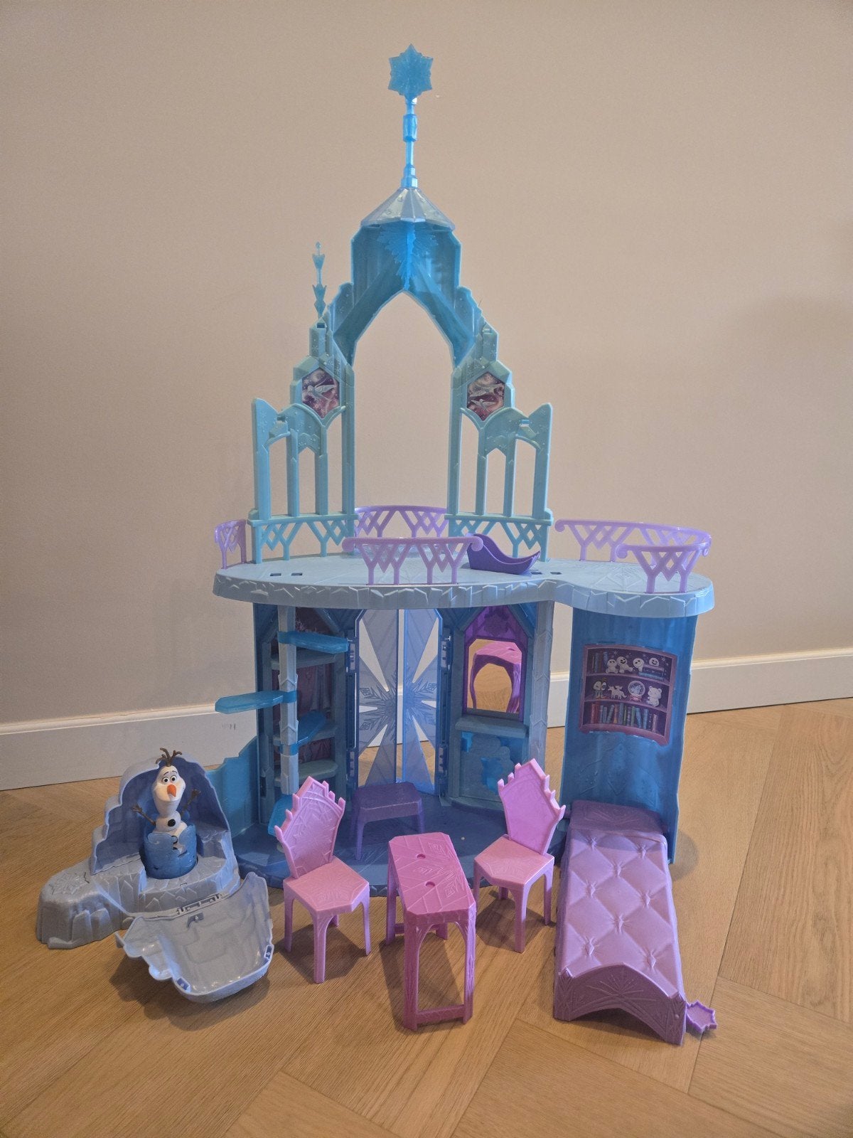 Frozen Elsa Kasteel Speelset voor Barbie-formaat Poppen, Ophalen of Verzenden, Zo goed als nieuw, Overige typen
