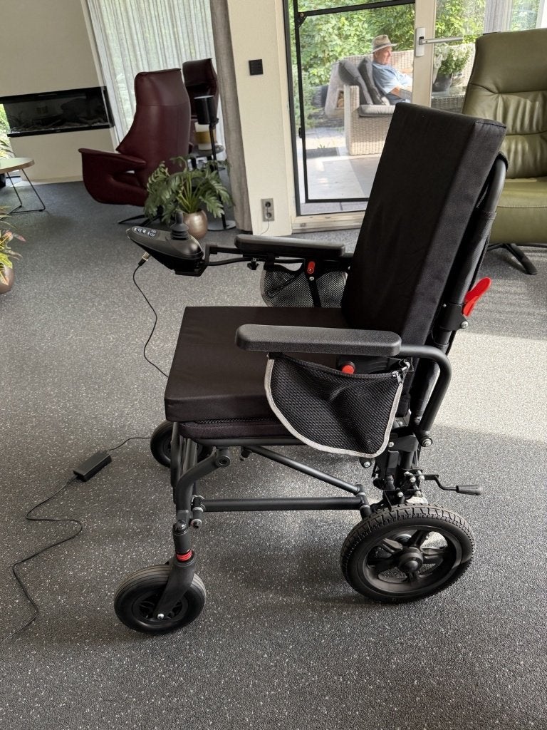 Opvouwbare elektrische rolstoel – lichtgewicht, Ophalen, Inklapbaar, Zo goed als nieuw, Elektrische rolstoel