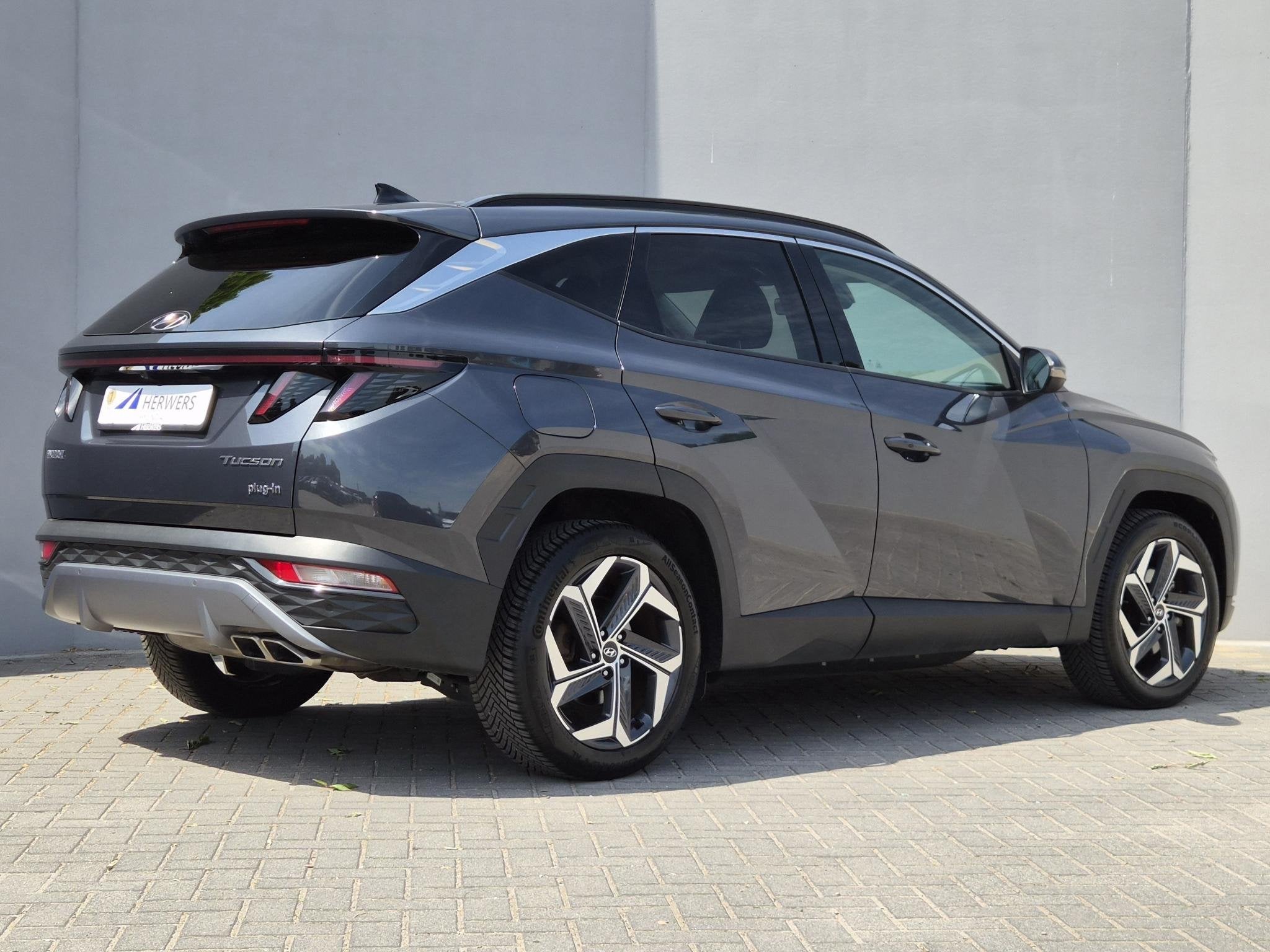 Hyundai Tucson 1.6 T-GDI PHEV Comfort Smart 4WD / Dealer ond, Automaat, 1350 kg, Gebruikt, Euro 6