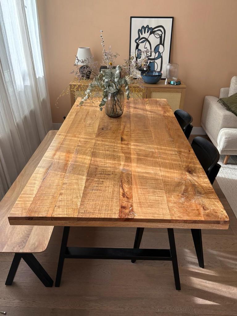 Dining table in mango wood with bench, Ophalen, 200 cm of meer, 50 tot 100 cm, Zo goed als nieuw