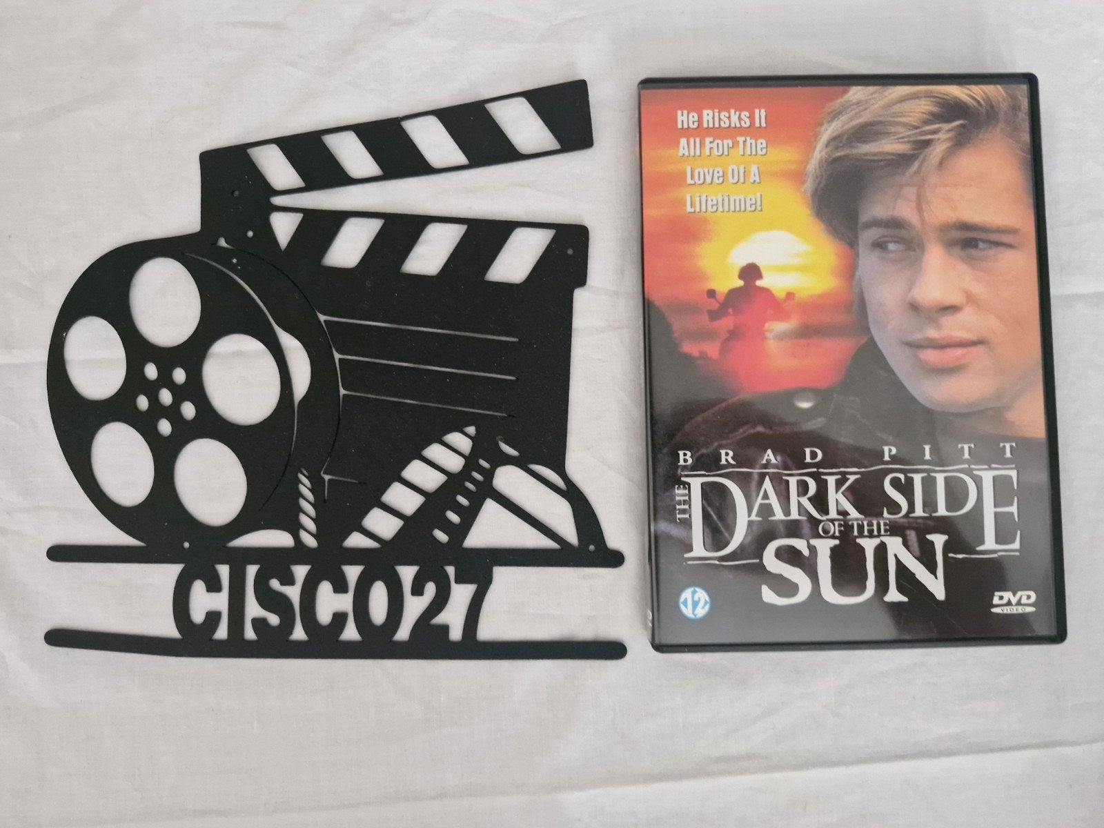 Dark Side of the Sun, Engels, Nederlands, Zo goed als nieuw, Vanaf 12 jaar