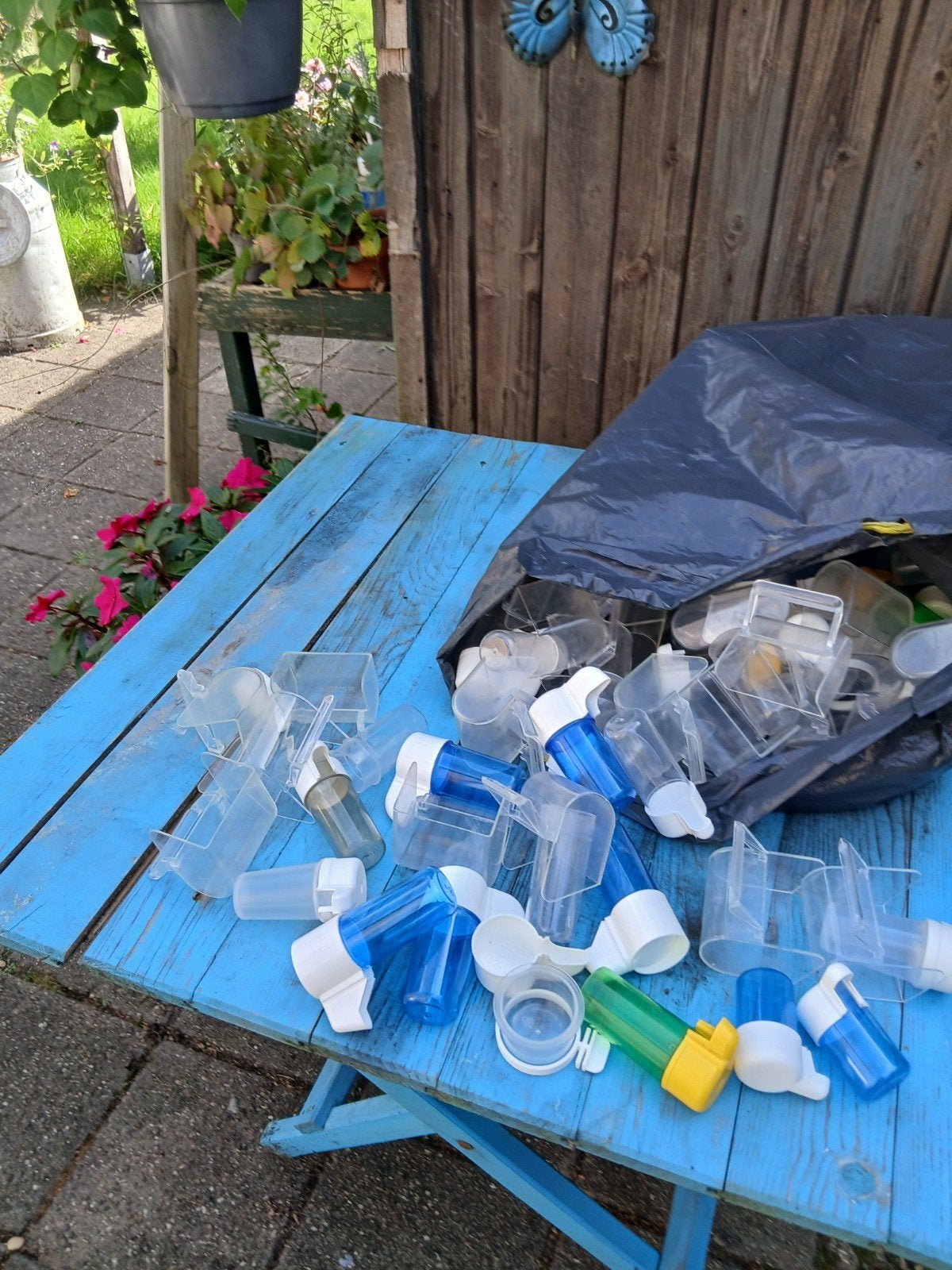 diverse  drink en voerbakjes, Ophalen, Eten en Drinken