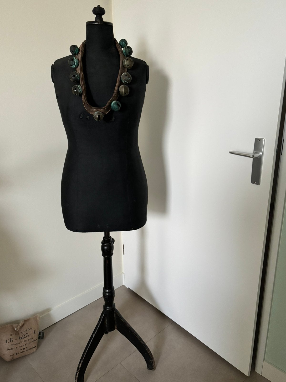 Brocante oude paspop, Ophalen