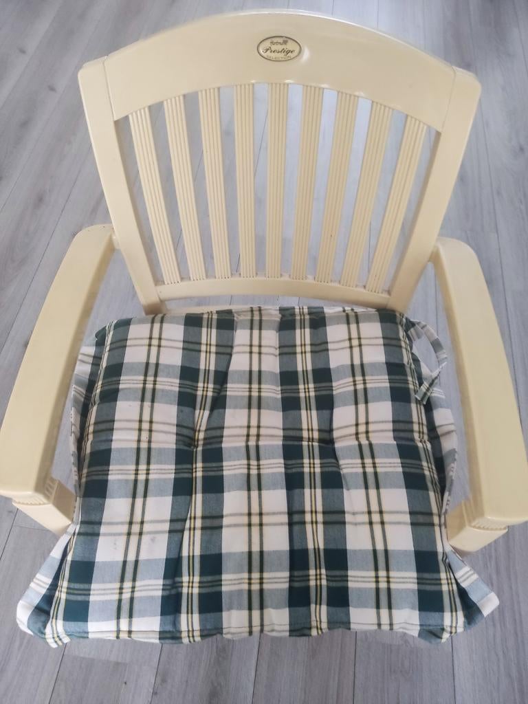 Kunststof tuinstoelen met kussens - 6 stuks, Huis en Inrichting, Stoelen, Ophalen, Stof, Gebruikt, Overige kleuren