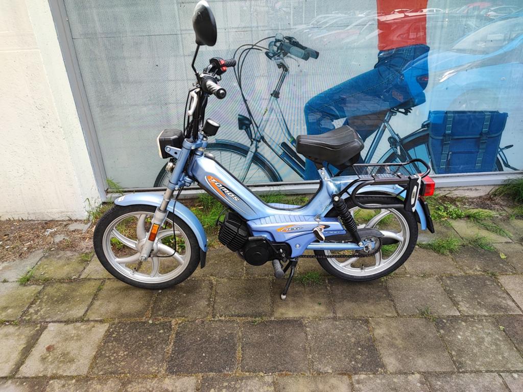 Te koop Tomas de luxe deze is gereserveerd, Fietsen en Brommers, Brommers | Tomos, Zo goed als nieuw, Overige modellen, Maximaal 25 km/u