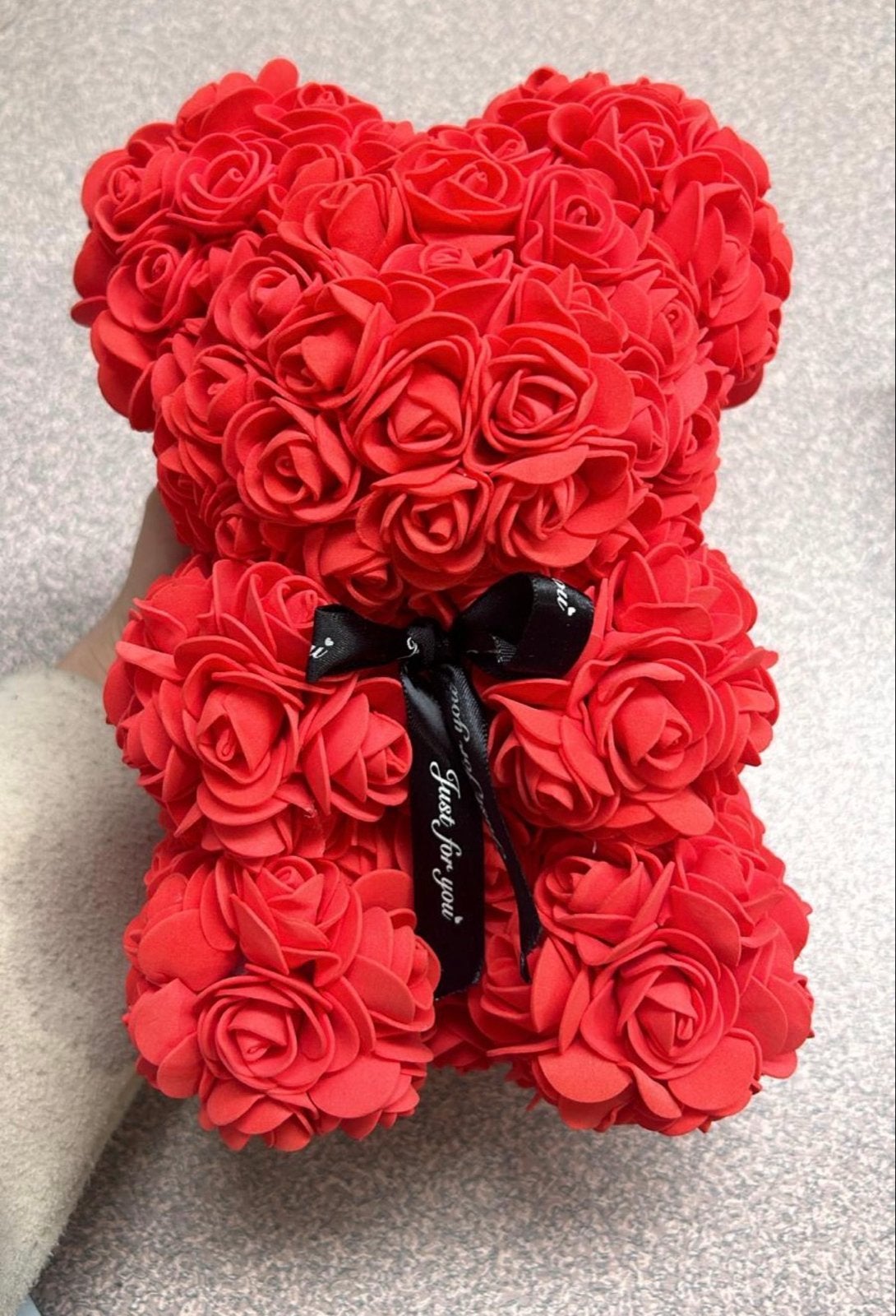 Valentijnsbeer van roosjes - Ongebruikt, Overige stijlen, Nieuw, Ophalen of Verzenden, Rood