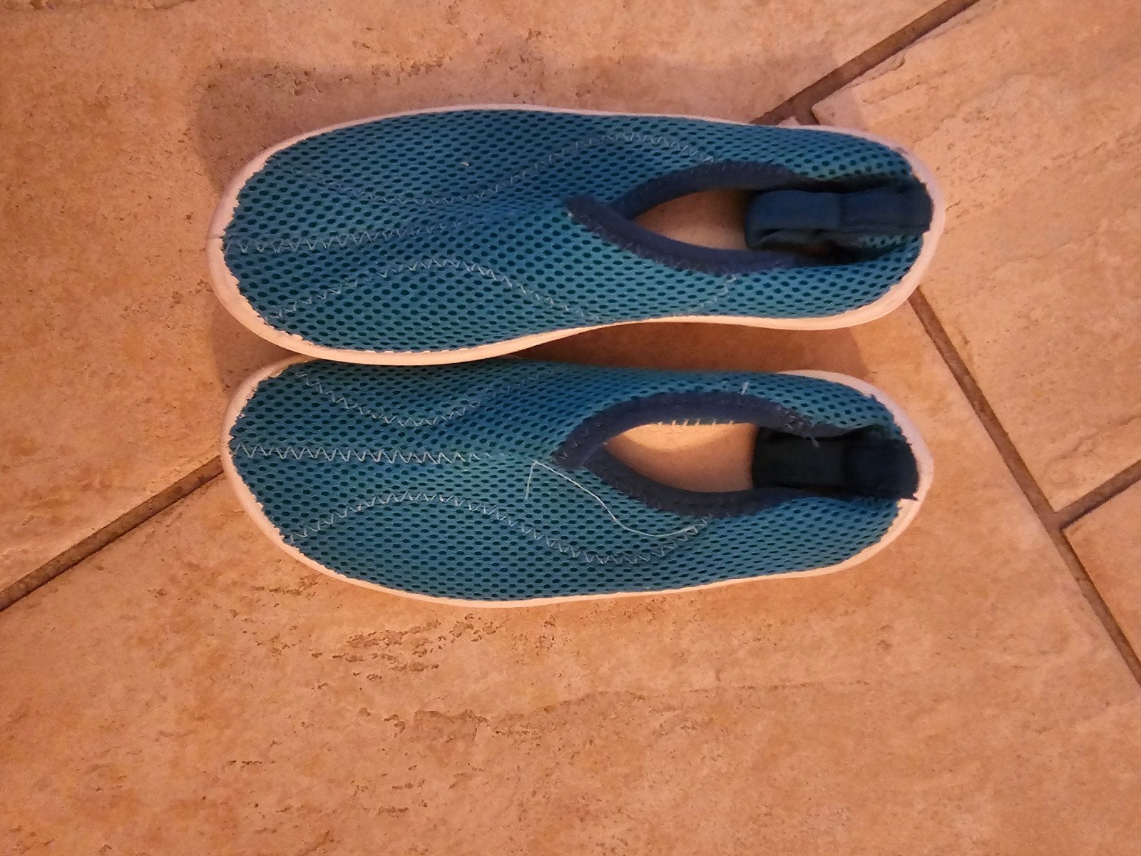 Blauwe waterschoenen - Maat 30/31, Kinderen en Baby's, Kinderkleding | Kinder-zwemkleding, Ophalen