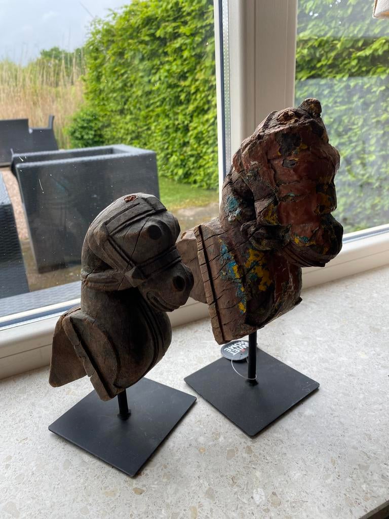 Paardenhoofden, Antiek en Kunst, Ophalen