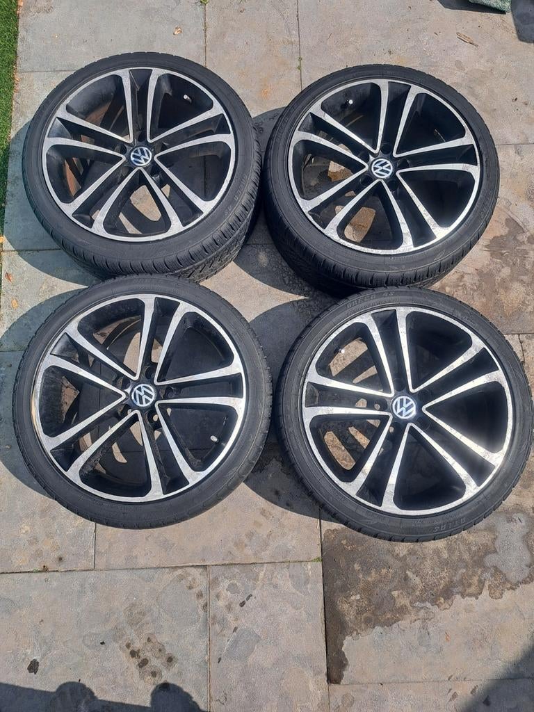 VW Golf 7 Nogaro velgen 18 inch met All Season banden, Auto-onderdelen, Banden en Velgen, 18 inch, Gebruikt, Banden en Velgen