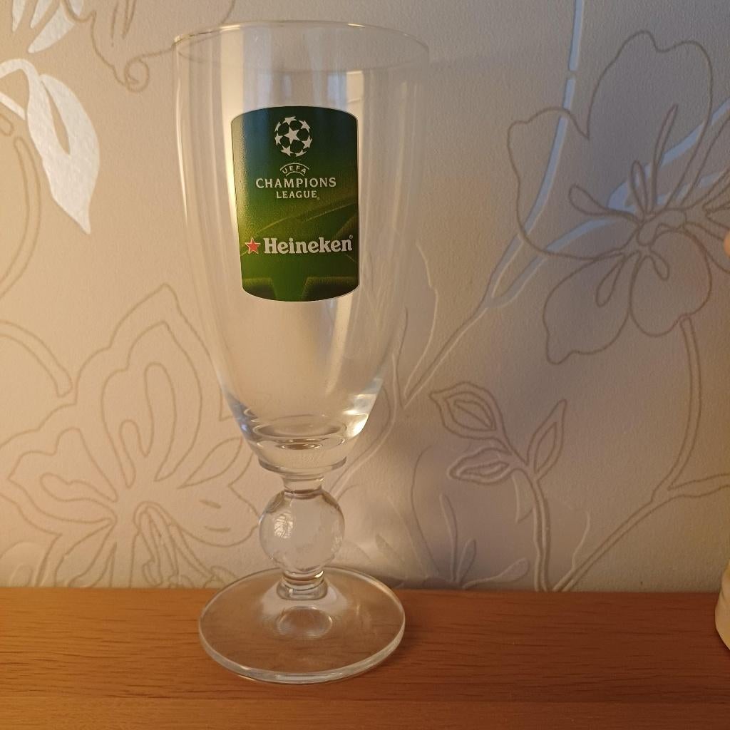 Heineken voetglas CHAMPIONS LEAGUE, Verzamelen, Ophalen of Verzenden, Zo goed als nieuw, Glas of Glazen, Heineken