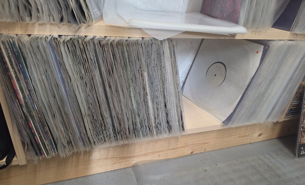 Foto 4 van 633 Hardcore massive Gabber Vinyl 90 & 2000er + Shirts VHS