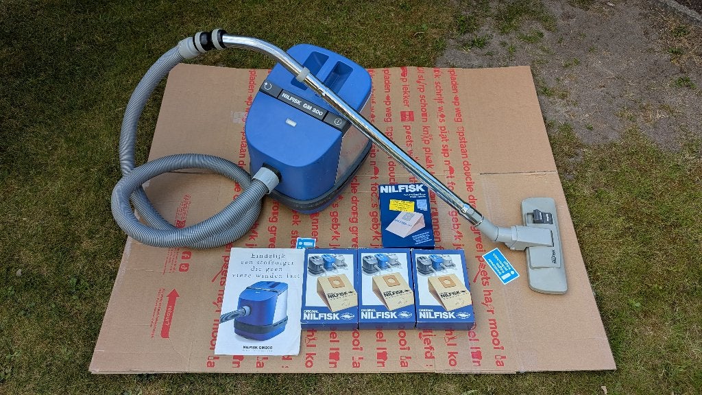 Nilfisk GM200 GM 200 stofzuiger met stofzuigerzakken, Ophalen, Zo goed als nieuw, Stofzak