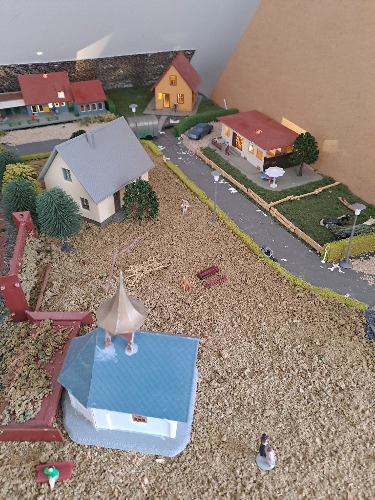 Modelbouw: Huisjes, Figuren en Trekker, Ophalen of Verzenden, Gebruikt, 1:35 tot 1:50, Diorama
