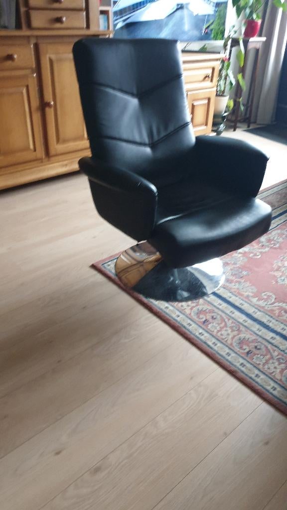 Draaibare leren stoel in goede staat, Ophalen, Zwart, Zo goed als nieuw, Eén