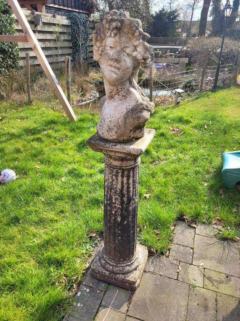 Buste - vrouw met druiventros - massief, Ophalen, Hout, Overige typen