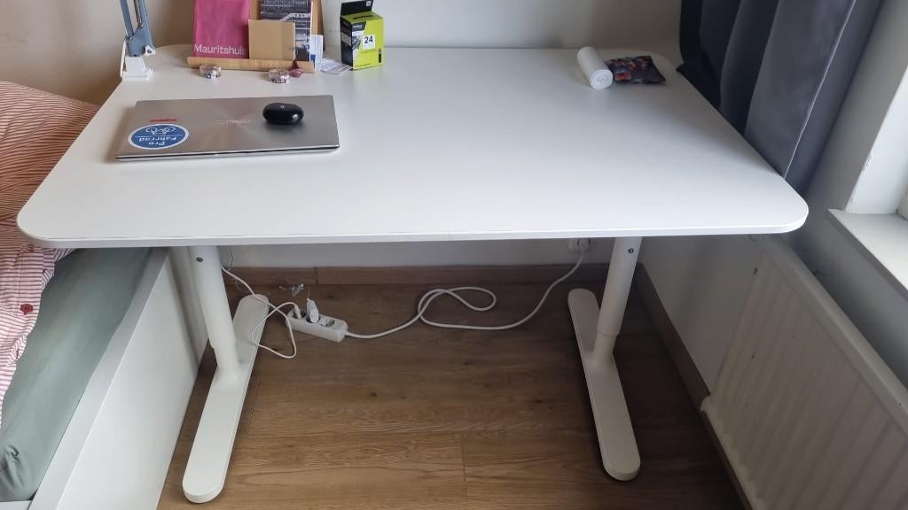 BEKANT IKEA DESK, Ophalen, Zo goed als nieuw, 75 cm of meer, 60 cm of meer