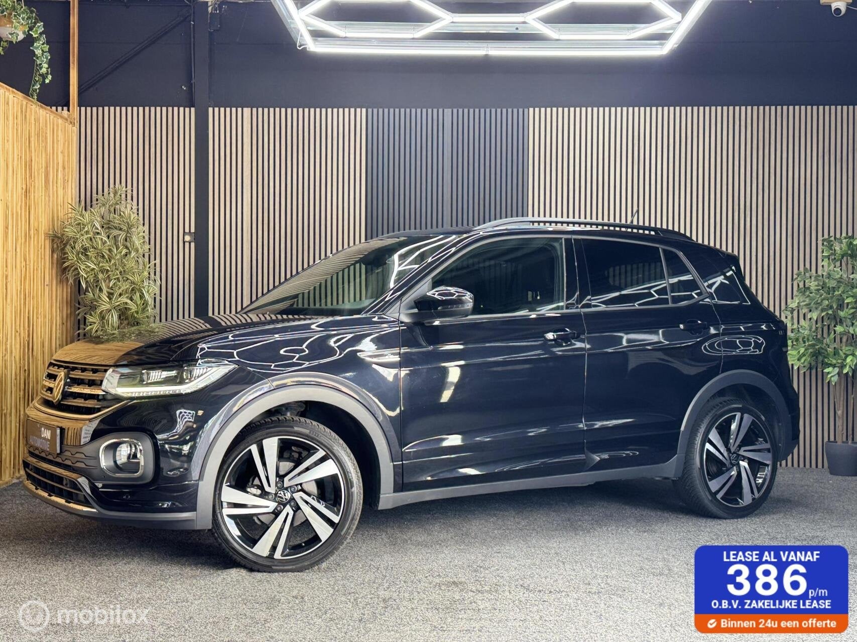 Volkswagen T-Cross 1.0 TSI R-Line|Led|Acc|Pdc|Carplay|Sfeer, Automatische klimaatregeling, Gebruikt, Zwart, 116 pk