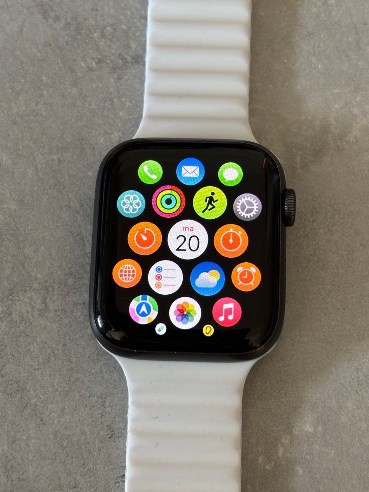 Apple Watch SE (gebruikt) met bandjes, doos en oplader, Zwart, IOS, Ophalen of Verzenden, Waterdicht