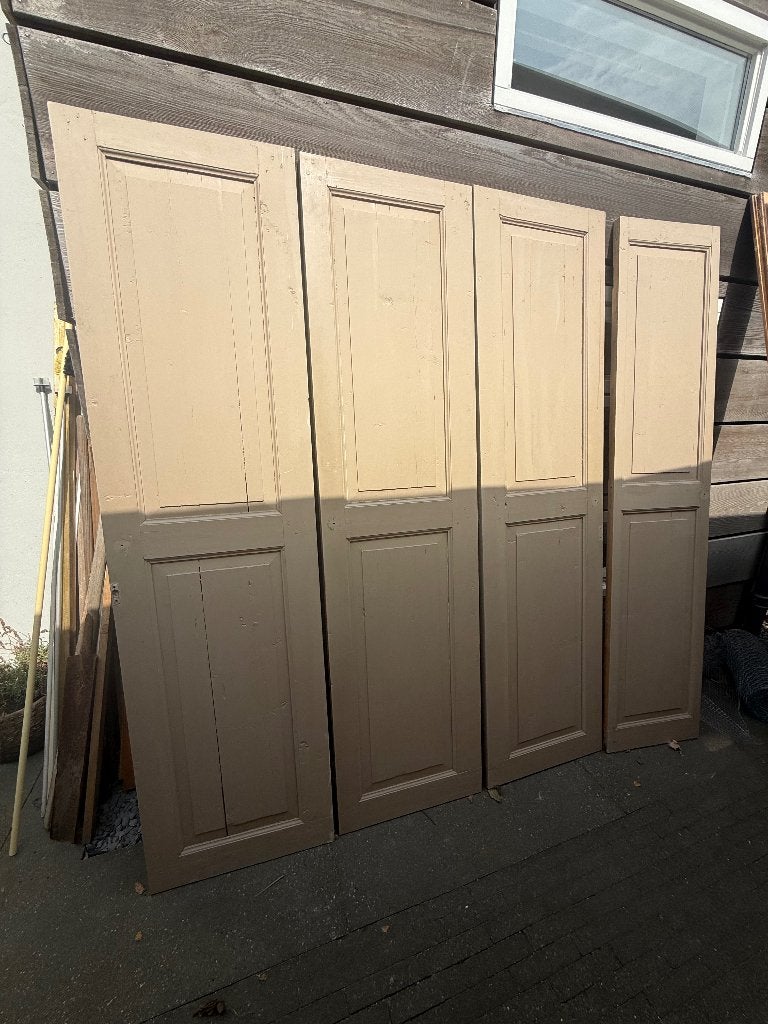 Oude paneeldelen, smalle deuren, Ophalen
