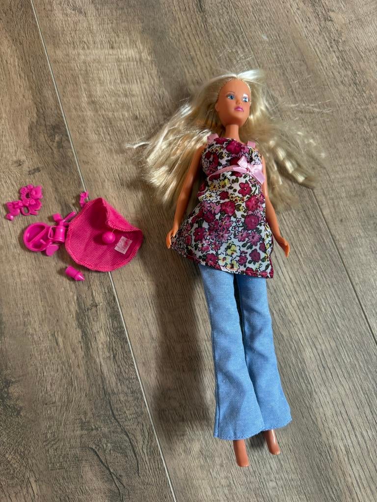 Zwangere Barbie met baby en accessoires, Kinderen en Baby's, Speelgoed | Poppen, Ophalen, Gebruikt, Barbie