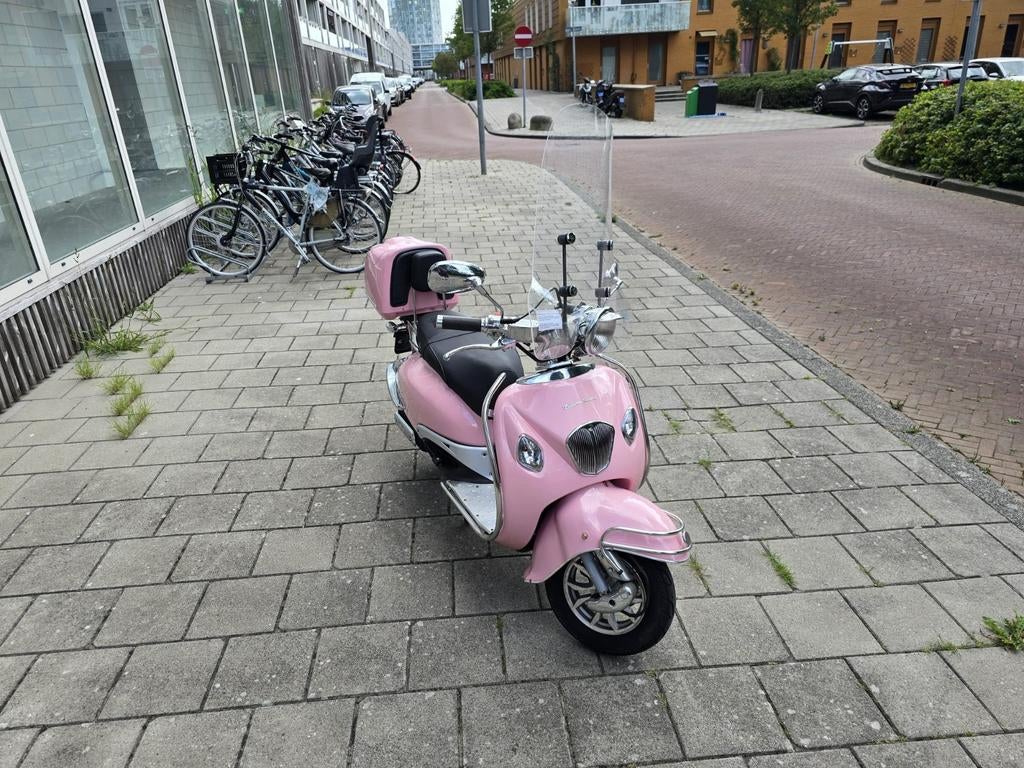 Roze Retro Scooter - Nieuwe Uitlaat, V-snaar en Poelie, Ophalen, Gebruikt, Benzine, La Souris