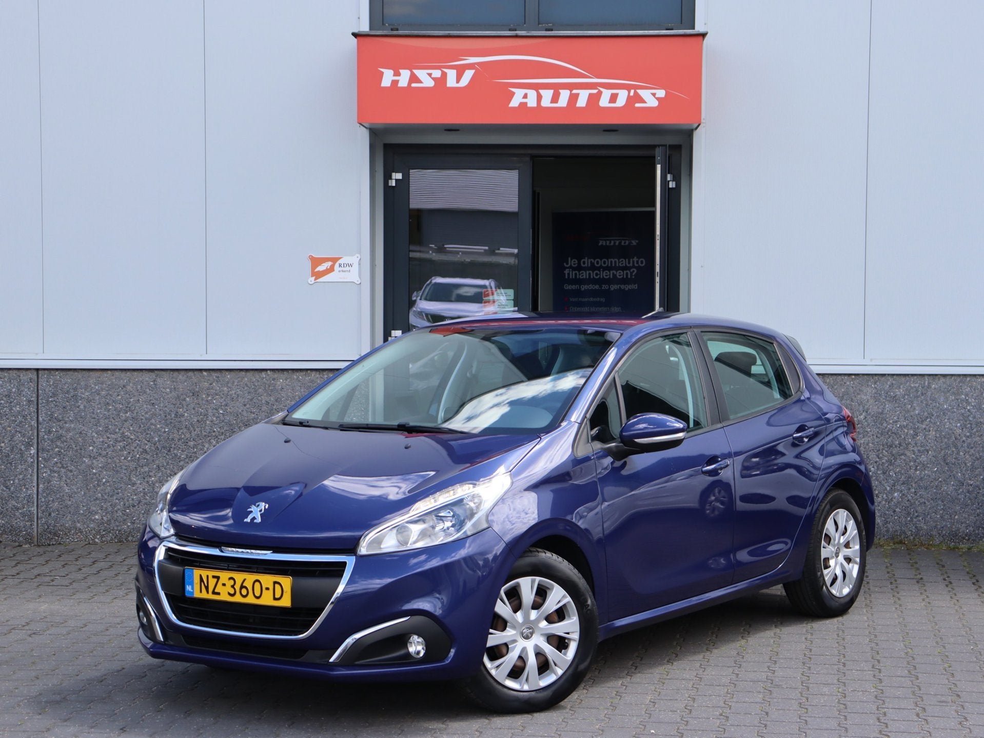Peugeot 208 1.2 PureTech Blue Lion navi LM carplay org NL, Voorwielaandrijving, Gebruikt, 1199 cc, 23 km/l